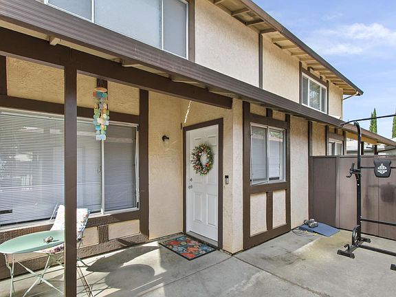 3rd image of 3030 Albany Ave