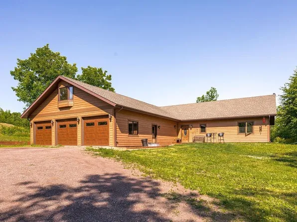 7 High Forest Tr, Lutsen, MN 55612