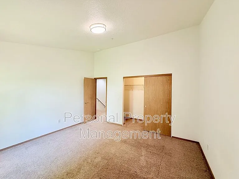 855 NW Ivy St — Photo 22