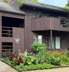 205 E Jolly Rd #6, Lansing, MI, 48910