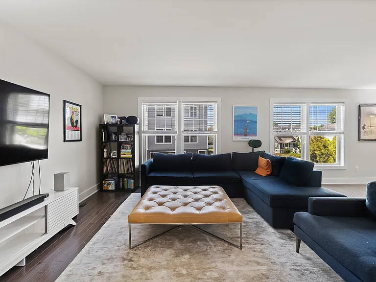 110 Berwick Ave #110 — Photo 9
