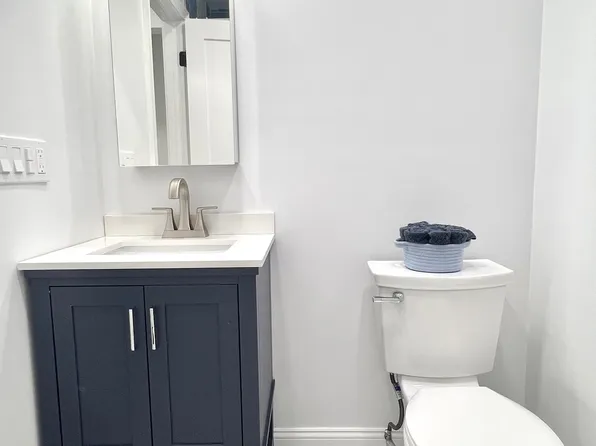 (undisclosed Address), Bay Shore, NY 11706