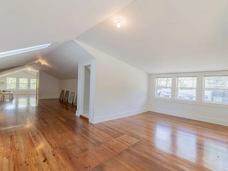 1554 Overton Park Ave — Photo 10