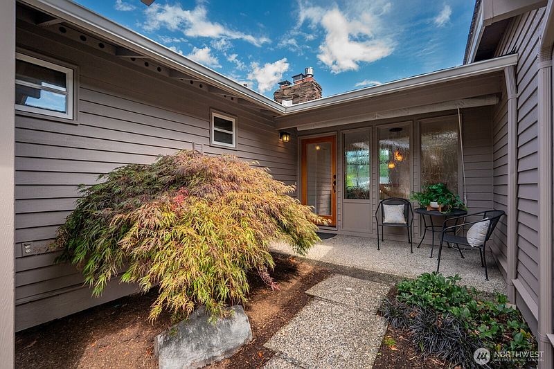3rd image of 17236 NE 6th Place