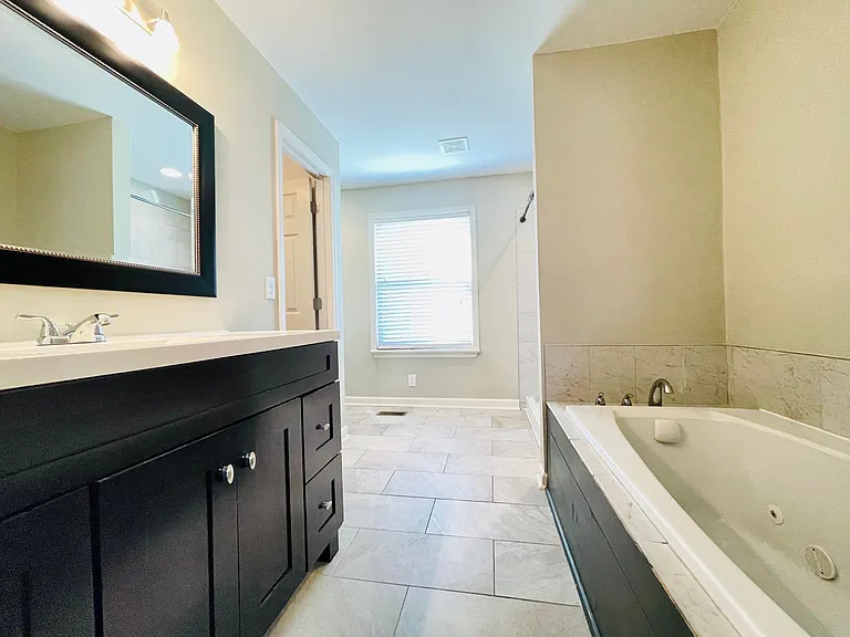 223 Raintree Ln — Photo 16