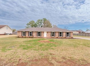 220 Alma St, Tuscumbia, AL 35674