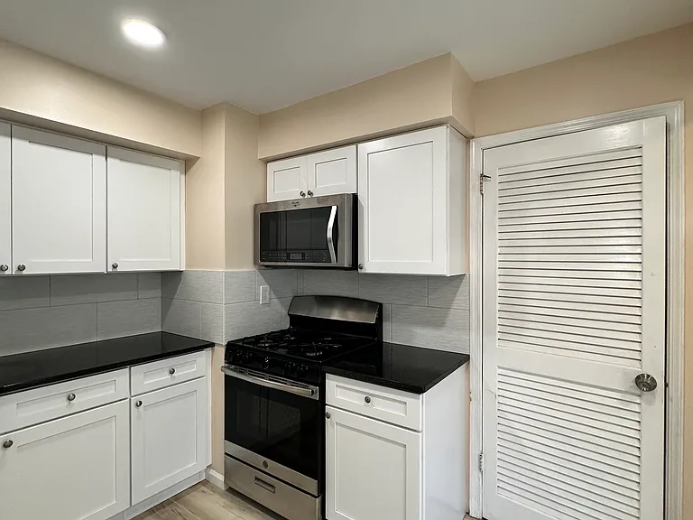 2 Churchill Cir — Photo 9