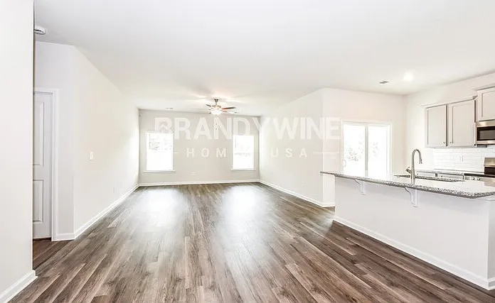 687 Patmore Dr — Photo 4