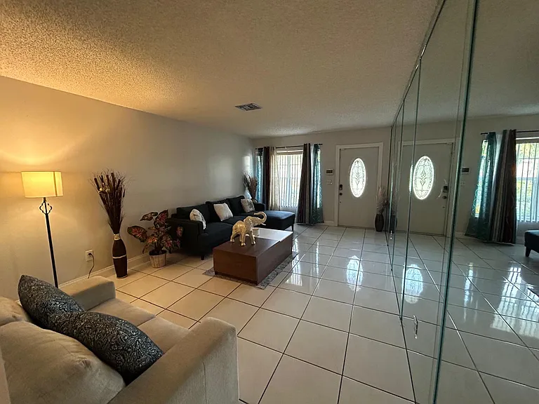 7526 SW 7th Ct — Photo 17