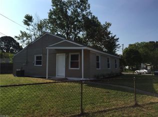 702 Windy Rd, Chesapeake, VA 23325