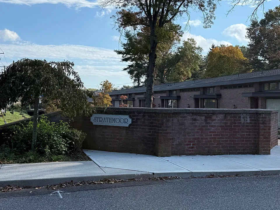 160 Fairfield Woods Rd
