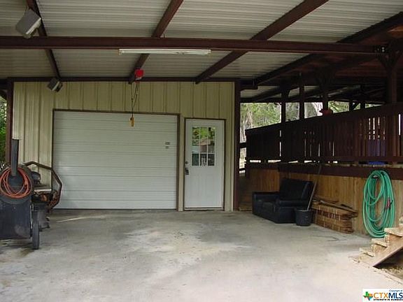 3rd image of 833 Nelson Dr