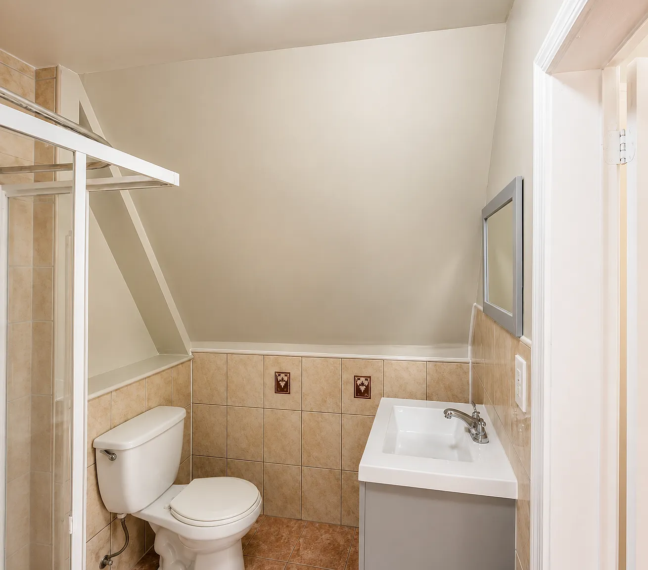 413 Summer Ave — Photo 2