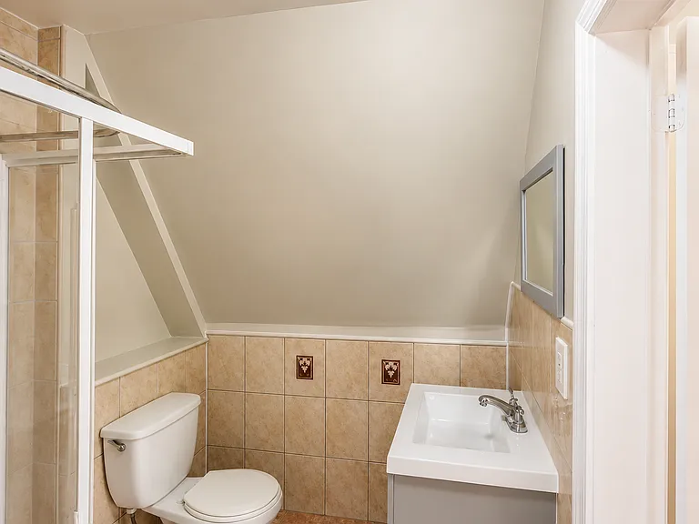 413 Summer Ave #3 — Photo 2