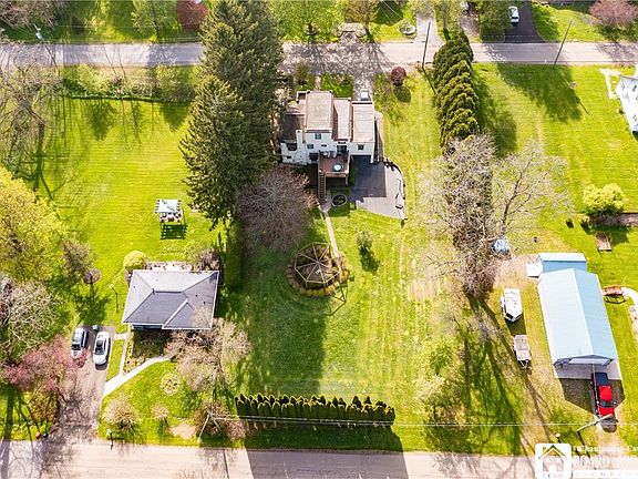 5th image of 102 Merlin Ave