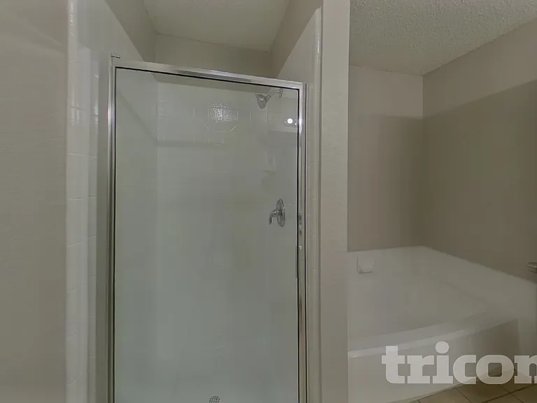 206 Briarglen Dr — Photo 9