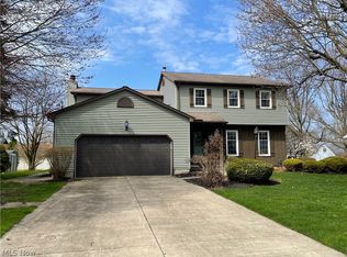 320 Jean Dr, Hubbard, OH