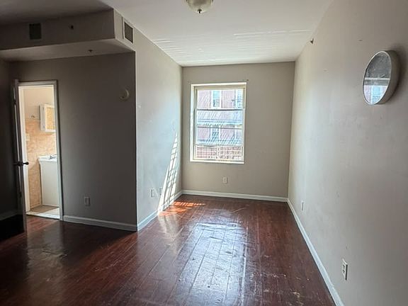 4th image of 281 Goldsmith Ave #G2