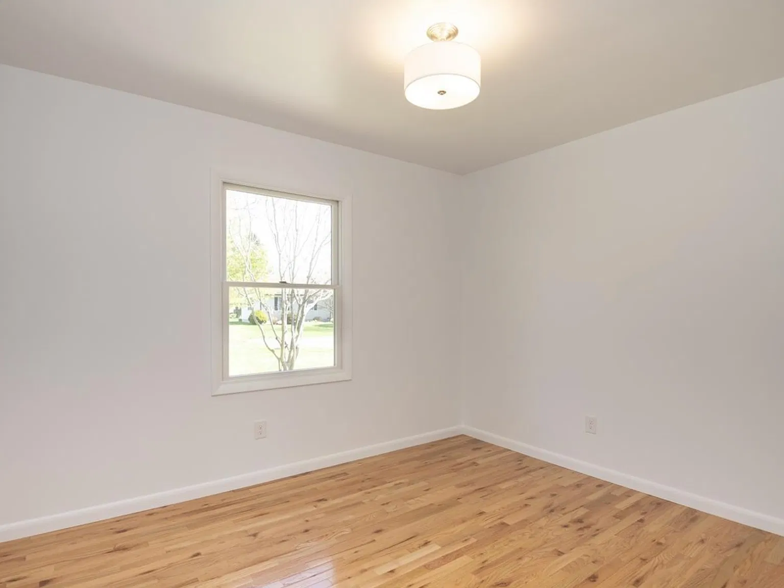 Mulberry Lane Residence — Photo 2