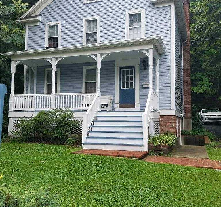1st image of 662 Main St