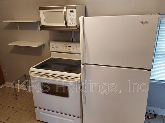 3rd image of 607 Winthrop St APT 2