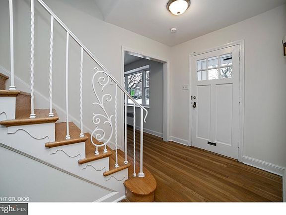 3rd image of 1100 Harper Ave