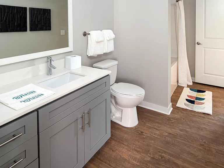 One Riverside Apartments — Photo 11