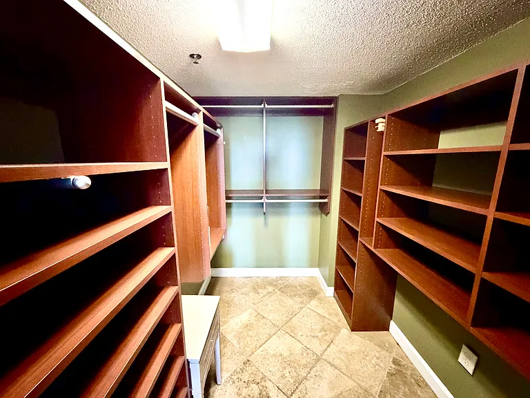 2870 Pharr Ct S — Photo 28