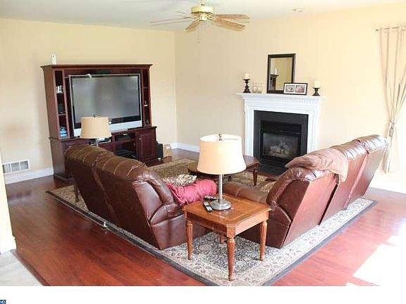 5th image of 146 McDonald Way