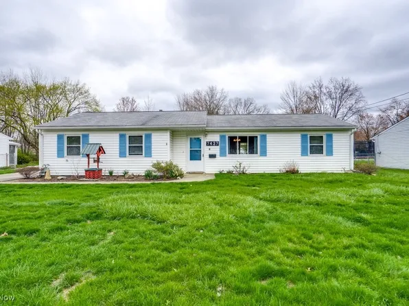 7437 W Point Dr, North Ridgeville, OH 44039
