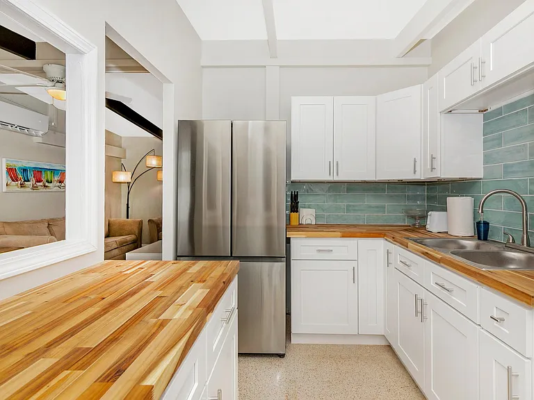 1502 Chandler Ave — Photo 12