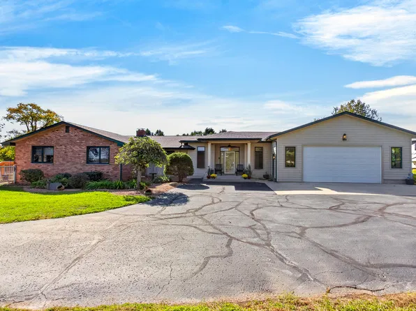 6666 Naomi Rd, Eau Claire, MI 49111