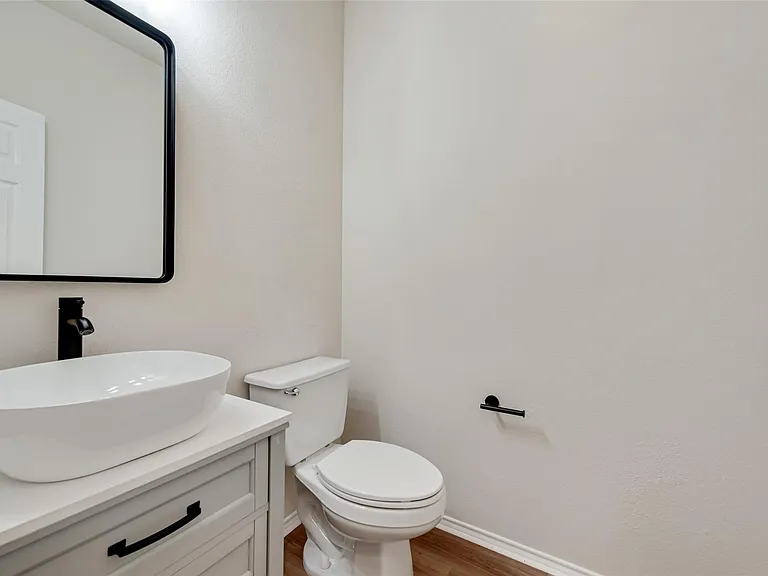 4541 Woodsboro Ln — Photo 17