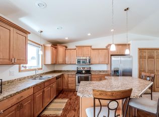 1011 N 33rd St, Bismarck, ND 58501