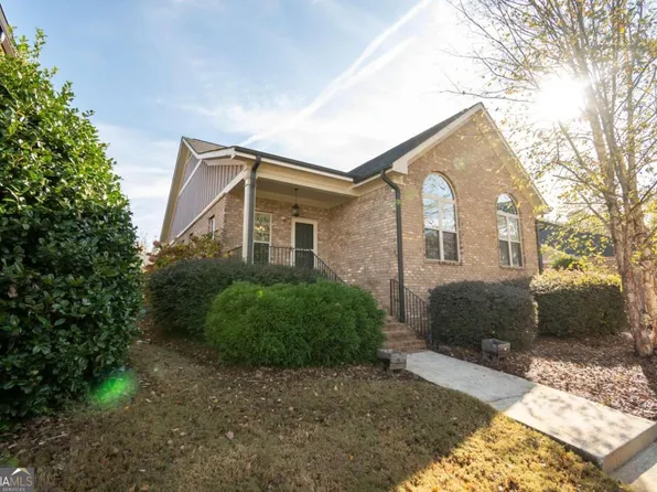 1040 Middleton Ln, Bogart, GA 30622