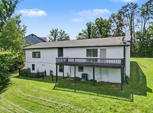 3113 Noland Dr, Pigeon Forge, TN 37863