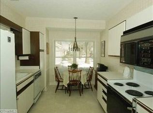 1824 Oakcrest Ct, Winston Salem, NC 27106