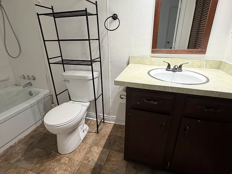 1020 E Wheeler St — Photo 6
