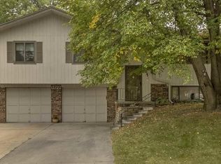 13723 Adams Cir, Omaha, NE 68137