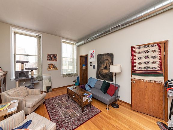 3rd image of 1429 W Chicago Ave #2