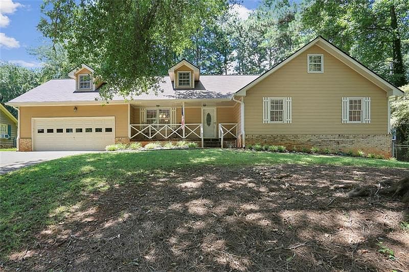 1st image of 2781 Kenwood Dr