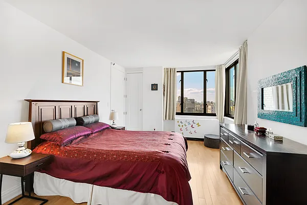 Rented by Douglas Elliman | media 4