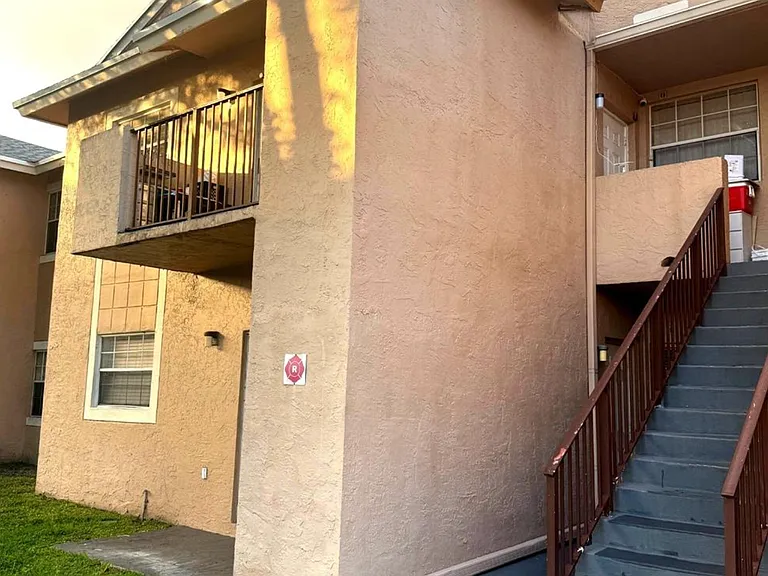 2331 NW 96th Ter #17M — Photo 8