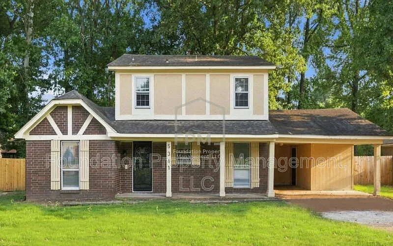 4 bed, 2.0 bath, 1952 sqft, $1,550 — Photo 1