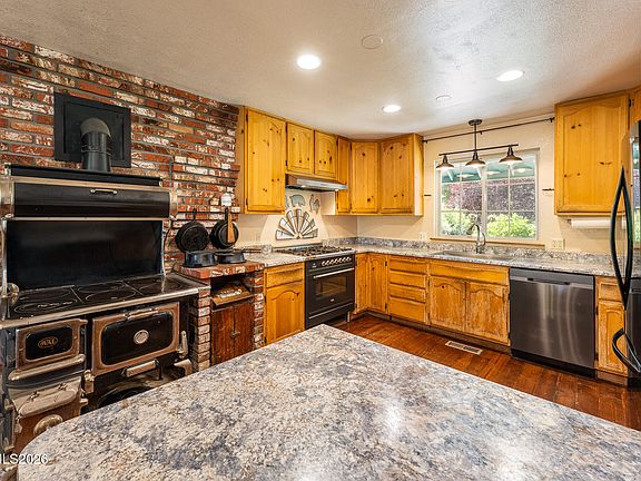 2nd image of 3380 Mario Rd