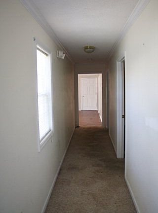 3rd image of 1490 Lovett Cir