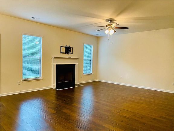 4th image of 3403 Lake End Dr