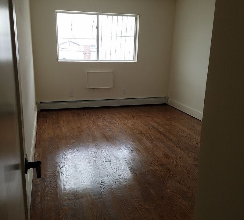 1st image of 46 Somers St #2