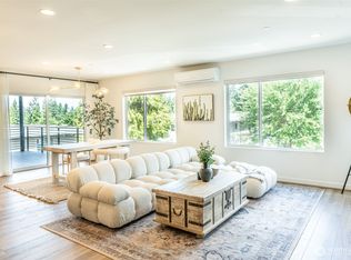 15558 NE 15th Pl #301, Bellevue, WA