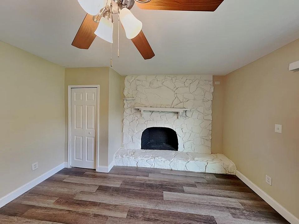 1st image of 4422 Marshall St #1